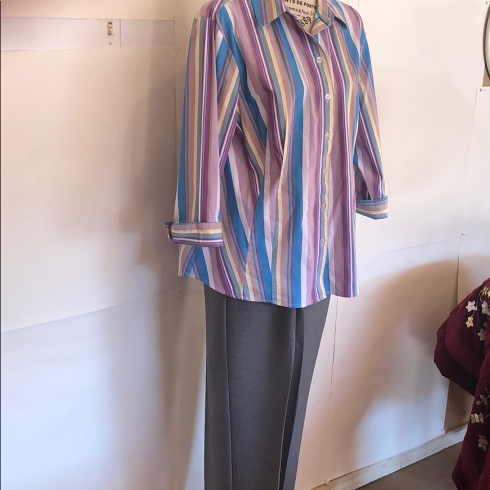 Apostrophe Stretch Top Collared Button Up Top - image 7